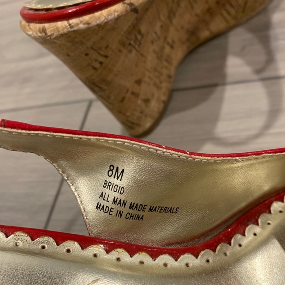 Rampage Wedge Sandals - Picture 7 of 8